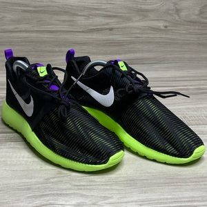 Nike 705486-003 Roshe One Flight Weight Athletic Sneakers 6.5Y Or Woman’s Size 8